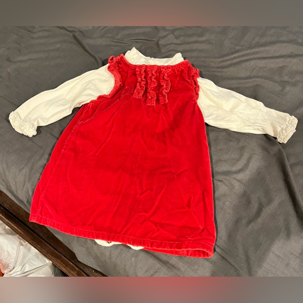 Gorgeous red velvet dress & onesie set. Size 12-18 months